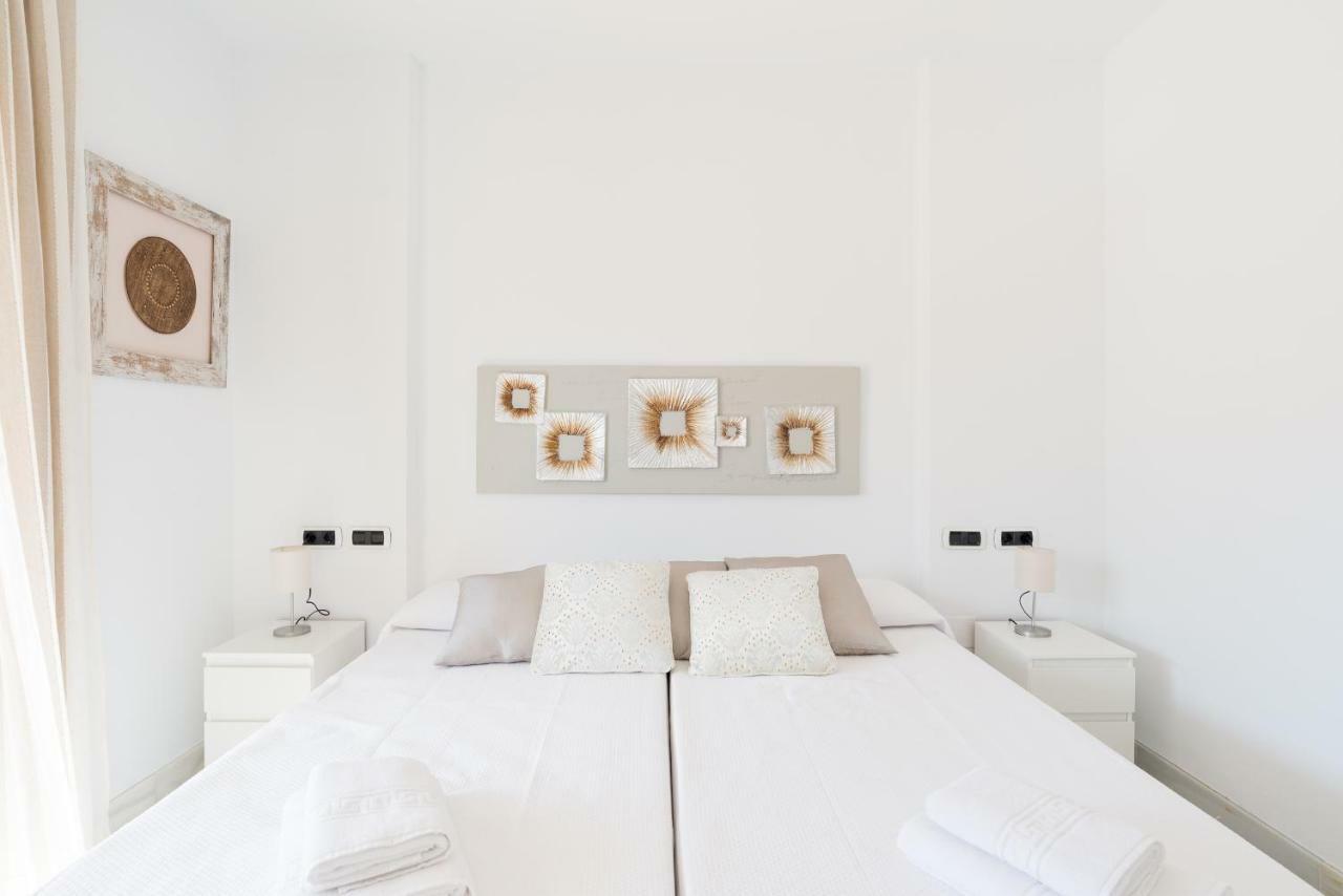 Luxury Duplex- 7 Minutes From The Beach Torremolinos Buitenkant foto